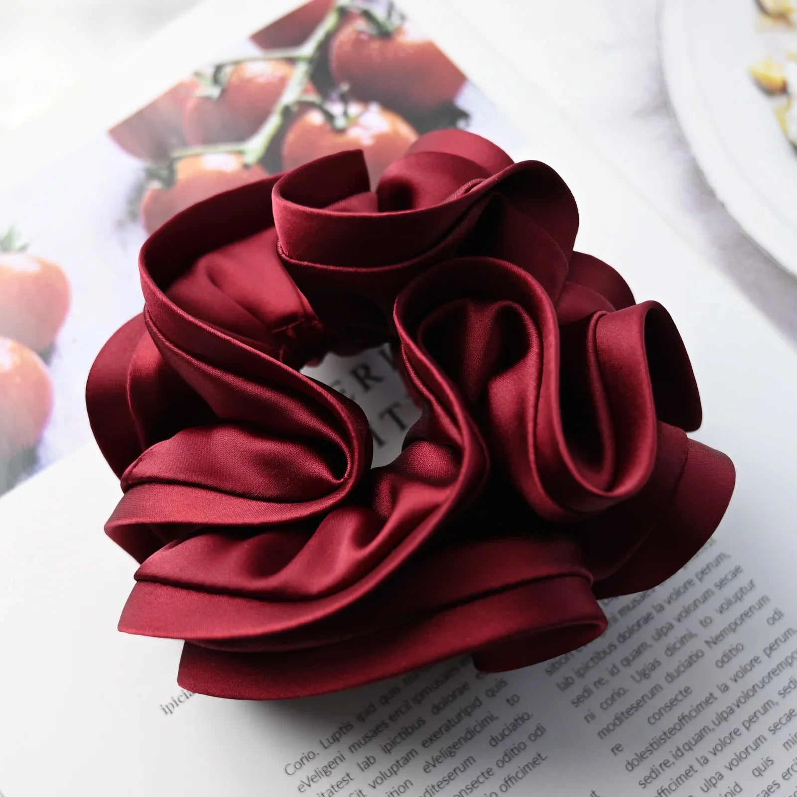 Scrunchies for Hair New Fashion Luxury Satin Silk Hair Loop Bud Shaped HairTies Hair Scrunch for Girls Headwear