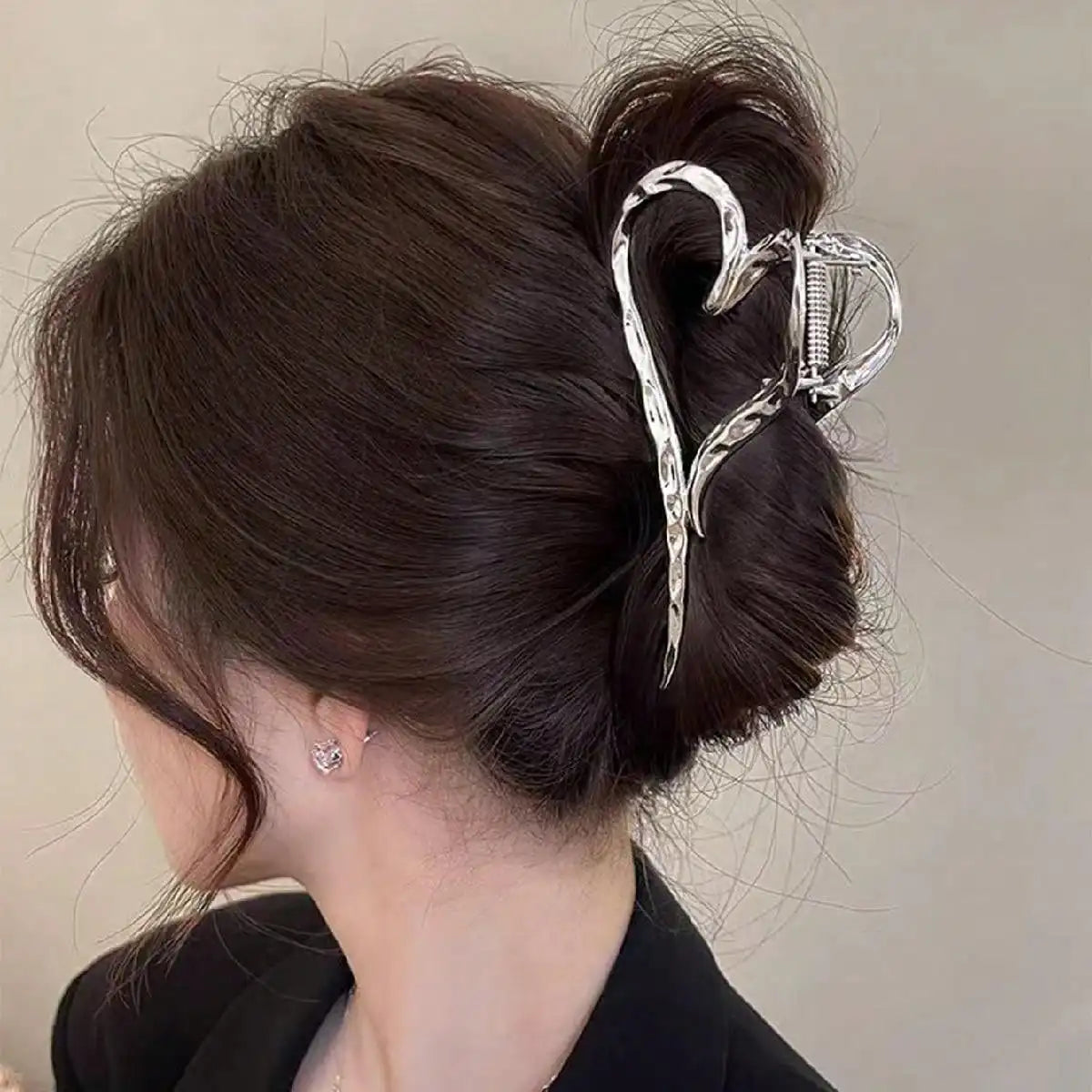 1Pcs Sliver Elegant Love Design Hair Barrettes Ornament Heart Golden Hair Claw Clip,Large Non-Slip Hair Accessories for Women