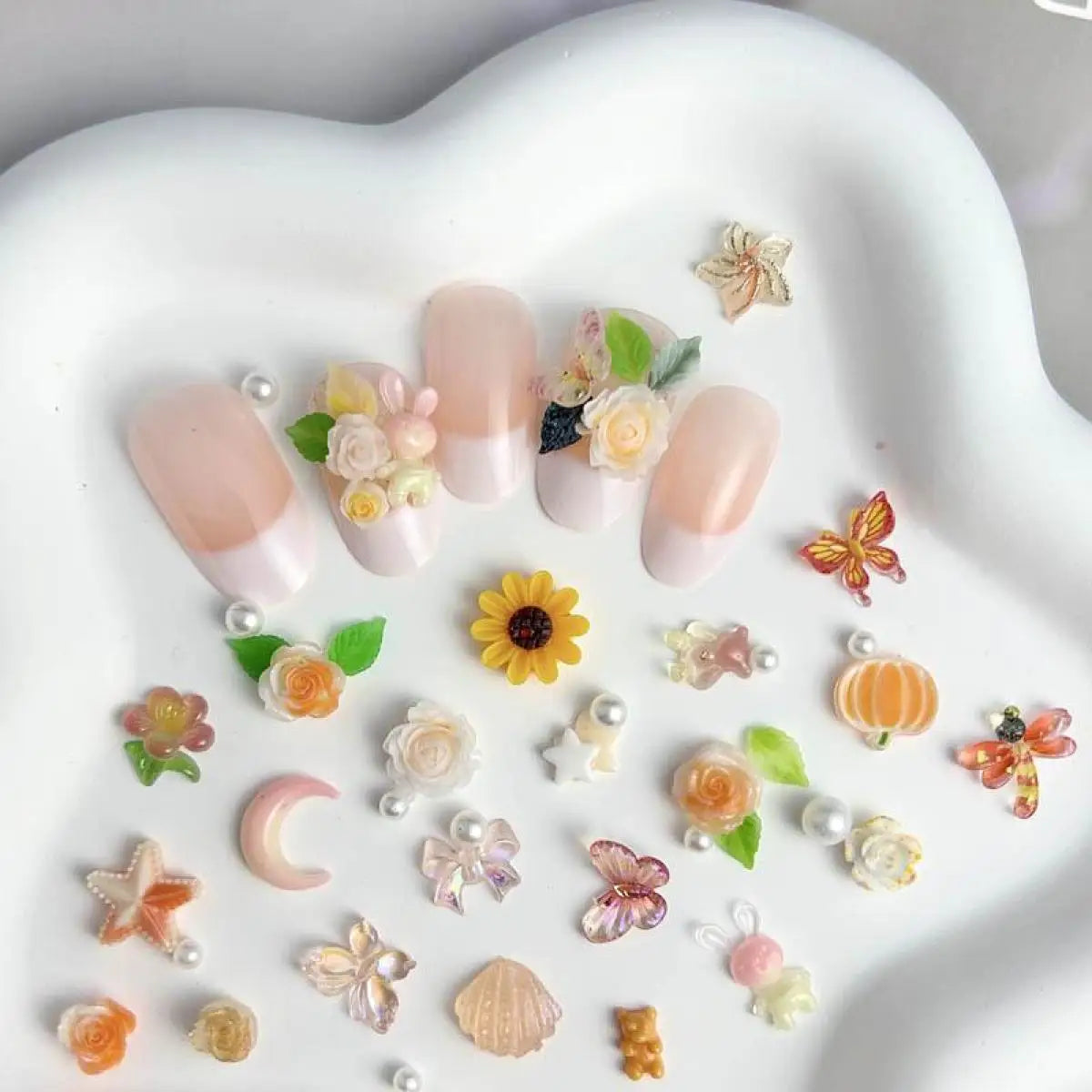 Random Mixed Orange Series Flower Butterfly Nail Charms 3D Resin Sunflower Bear Bow Nail Art Decorations Manicure DIY Supplies