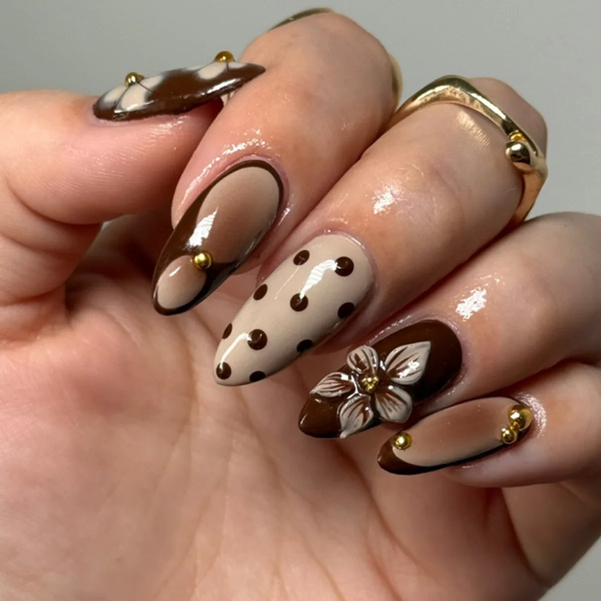 24Pcs Black Y2k Long False Nails with Almond Head Design Cat's Eye Silver Stripe Pattern Press on Fake Nails Wearable Nail Tips