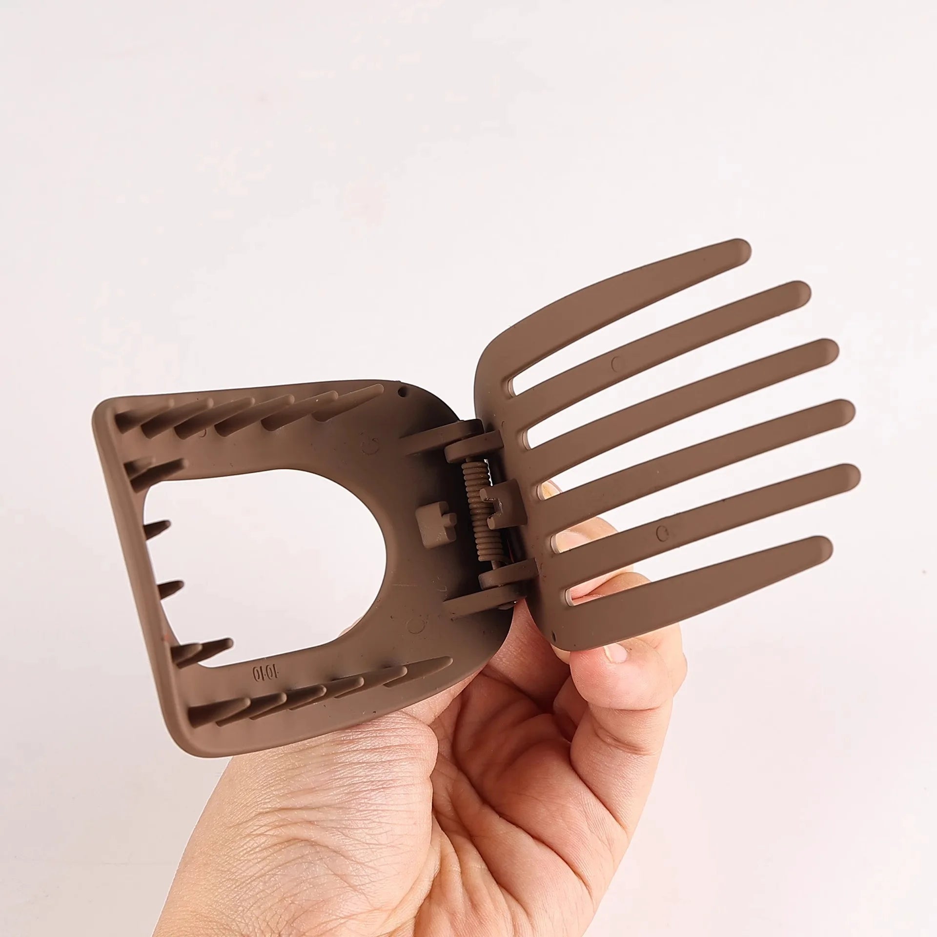 2PCS Flat Elliptical Hair Clips, Duckbill Clips with Strong Grip, Simple Hair Accessories for Updo Hairstyles at the Back of the