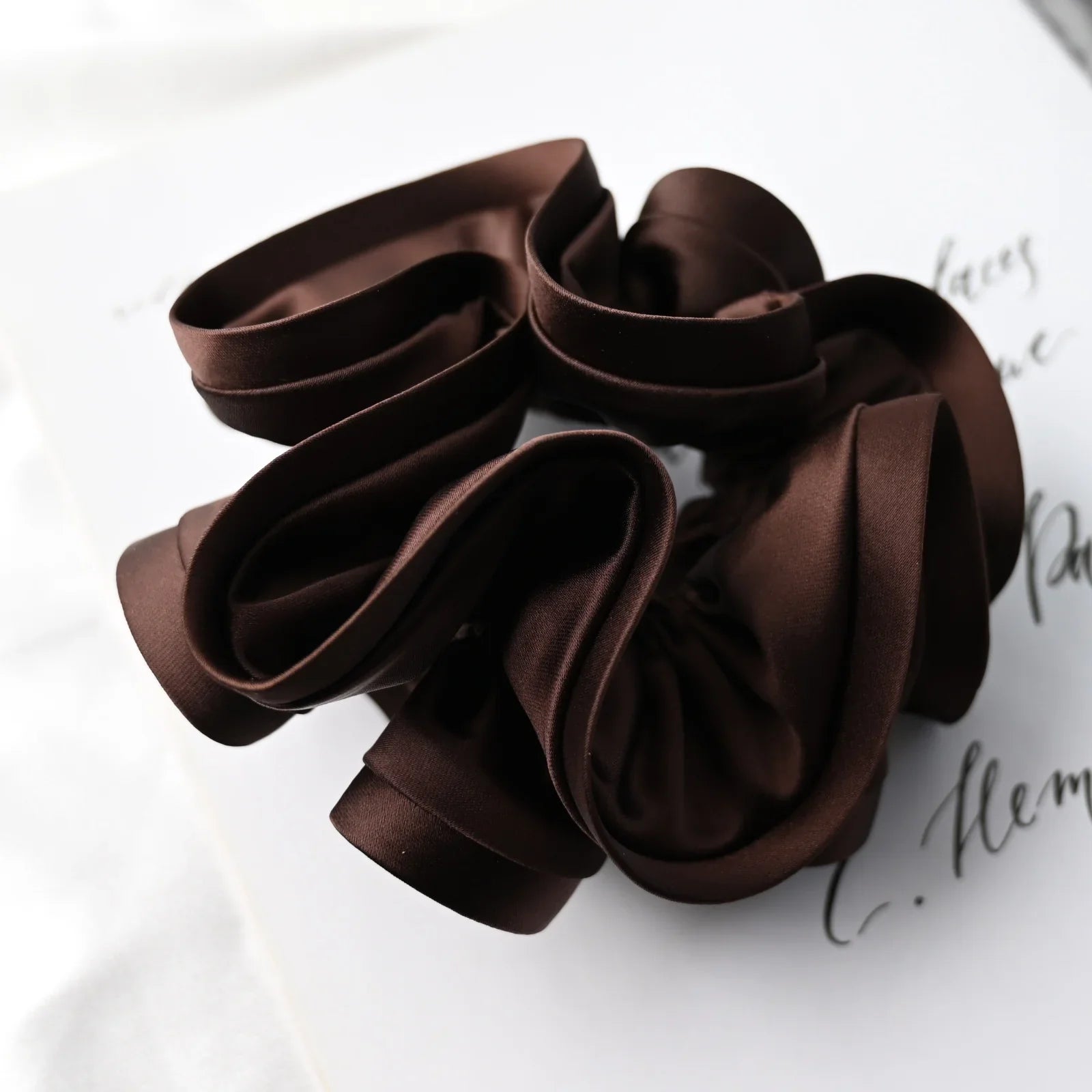 Scrunchies for Hair New Fashion Luxury Satin Silk Hair Loop Bud Shaped HairTies Hair Scrunch for Girls Headwear