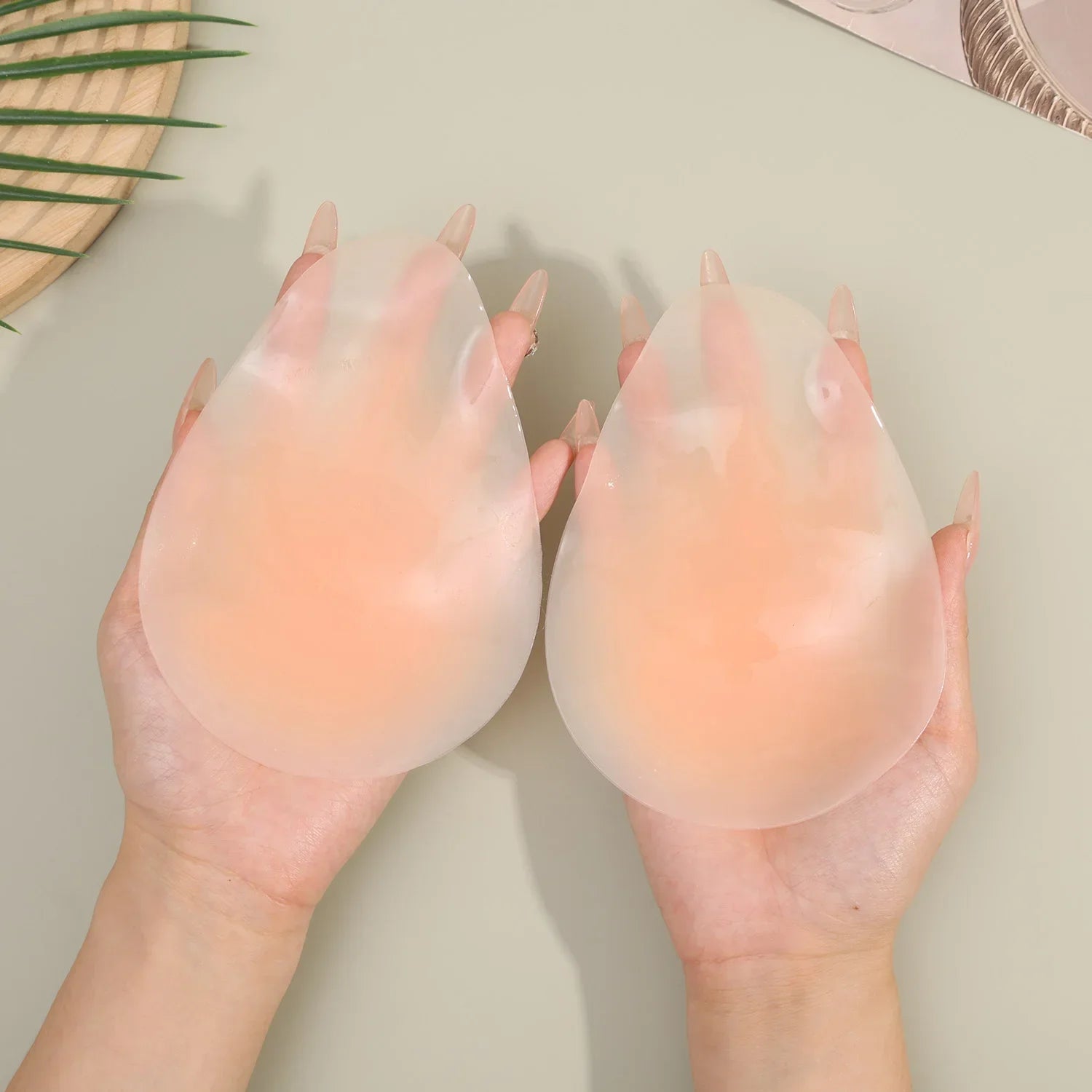 No Glue Sticky Nipple Cover Plunge Droplet Invisible Bra Ultra Thin Seamless Silicone Nubra Stickers Lifting Breast Pads Pasties