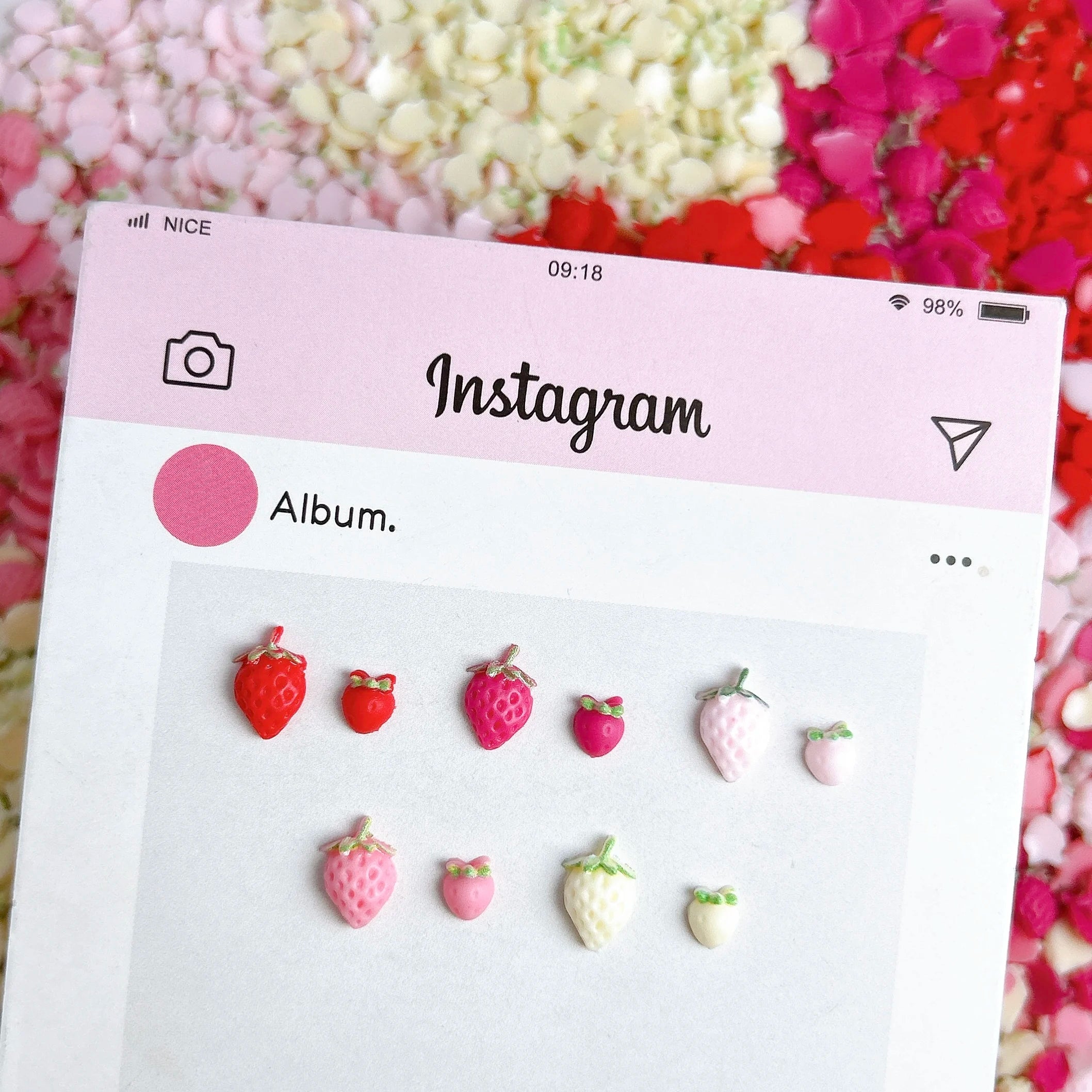 30PCS Simulated Cute Strawberry Nail Art Charms Creative Colorful Strawberry Resin Nail Decorations for DIY Hairpin Nails Crafts
