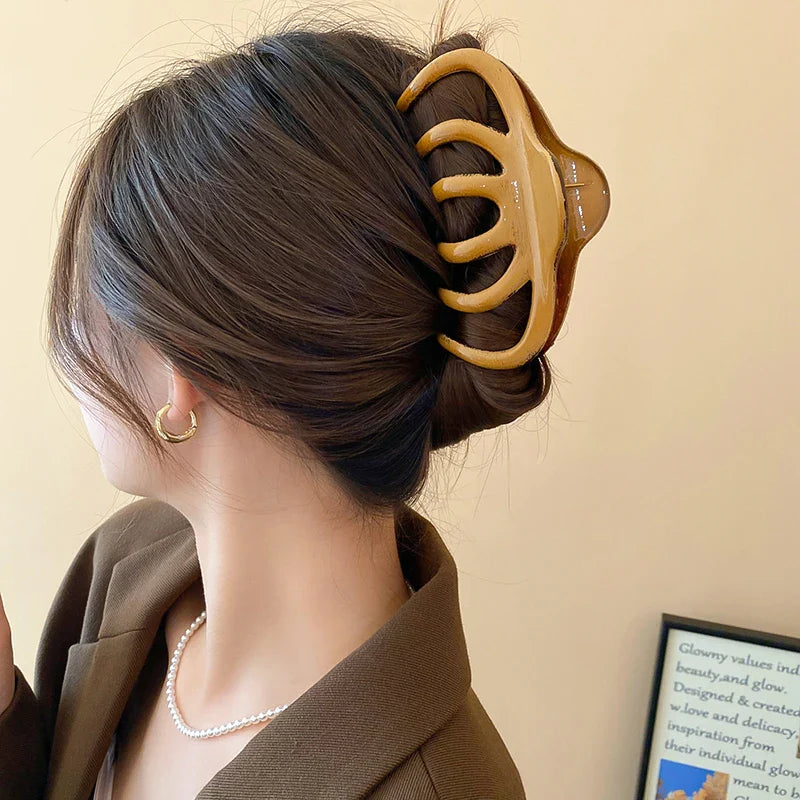 New Acrylic Pumpkin Hollowed Simple Fashion Hair Claws for Women Vintage Temperament Shark Clips Daily Commute Head Accessories