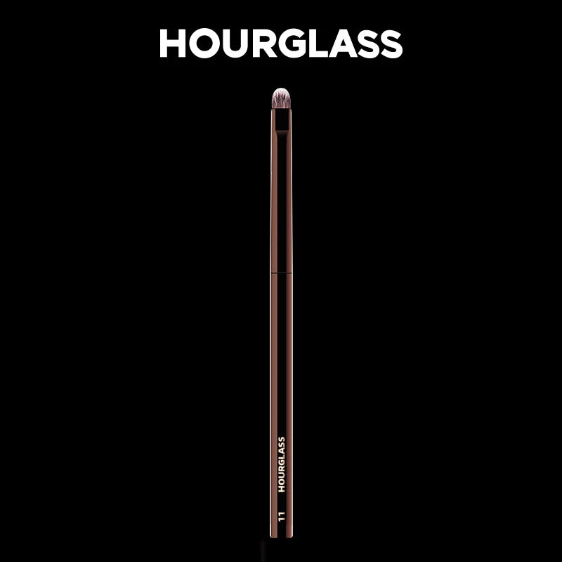 Hourglass Makeup Brush- No.11 Eyetail Brush Soft and Skin-friendly Fiber Hair Smudge Brush Fashion Design Single Eye Brush