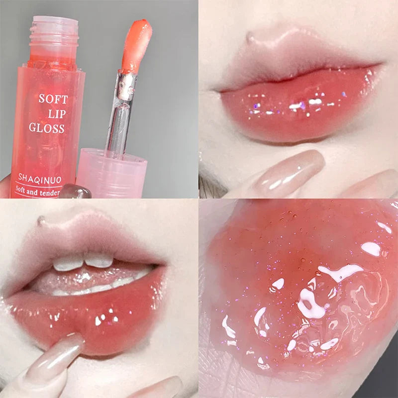 Lightweight and plump lip balm with a glossy mirror finish. The glass lips are moisturized and moisturized with lip oil