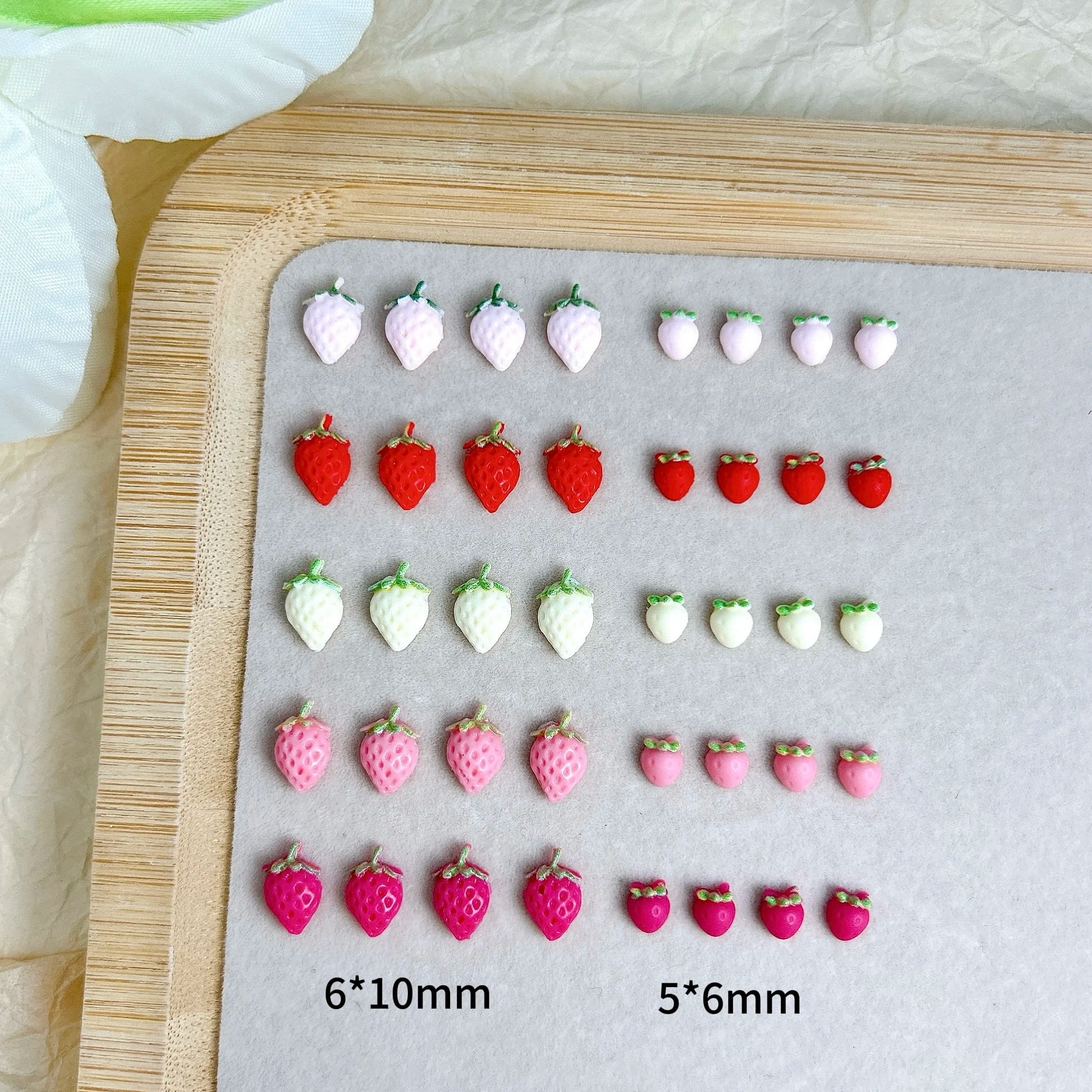 30PCS Simulated Cute Strawberry Nail Art Charms Creative Colorful Strawberry Resin Nail Decorations for DIY Hairpin Nails Crafts