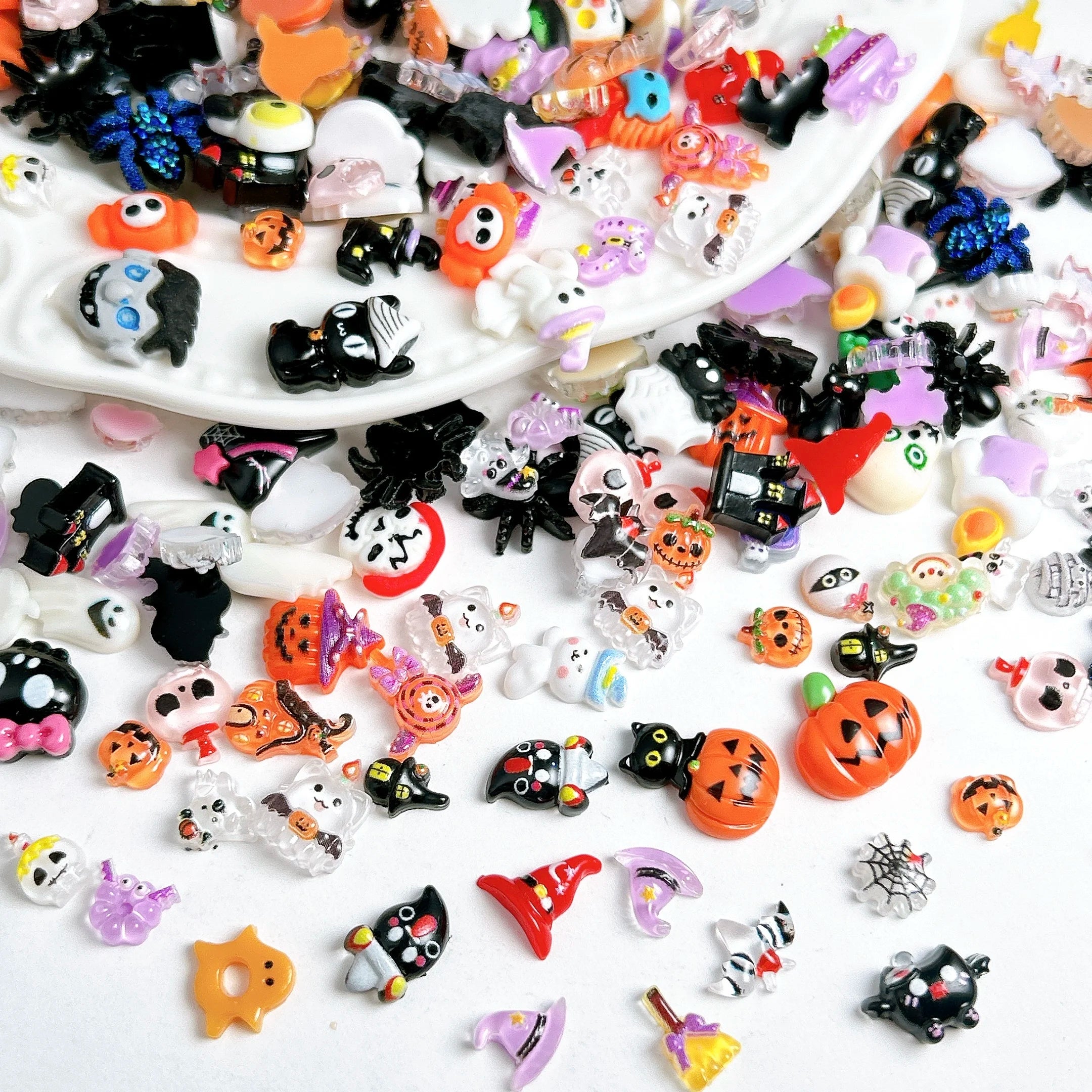 20PCS Adorable Quirky Pumpkin Ghost Resin Nail Art Decorations 3D Colorful Spider Bat Magic Hat Halloween Series Nail Charms DIY