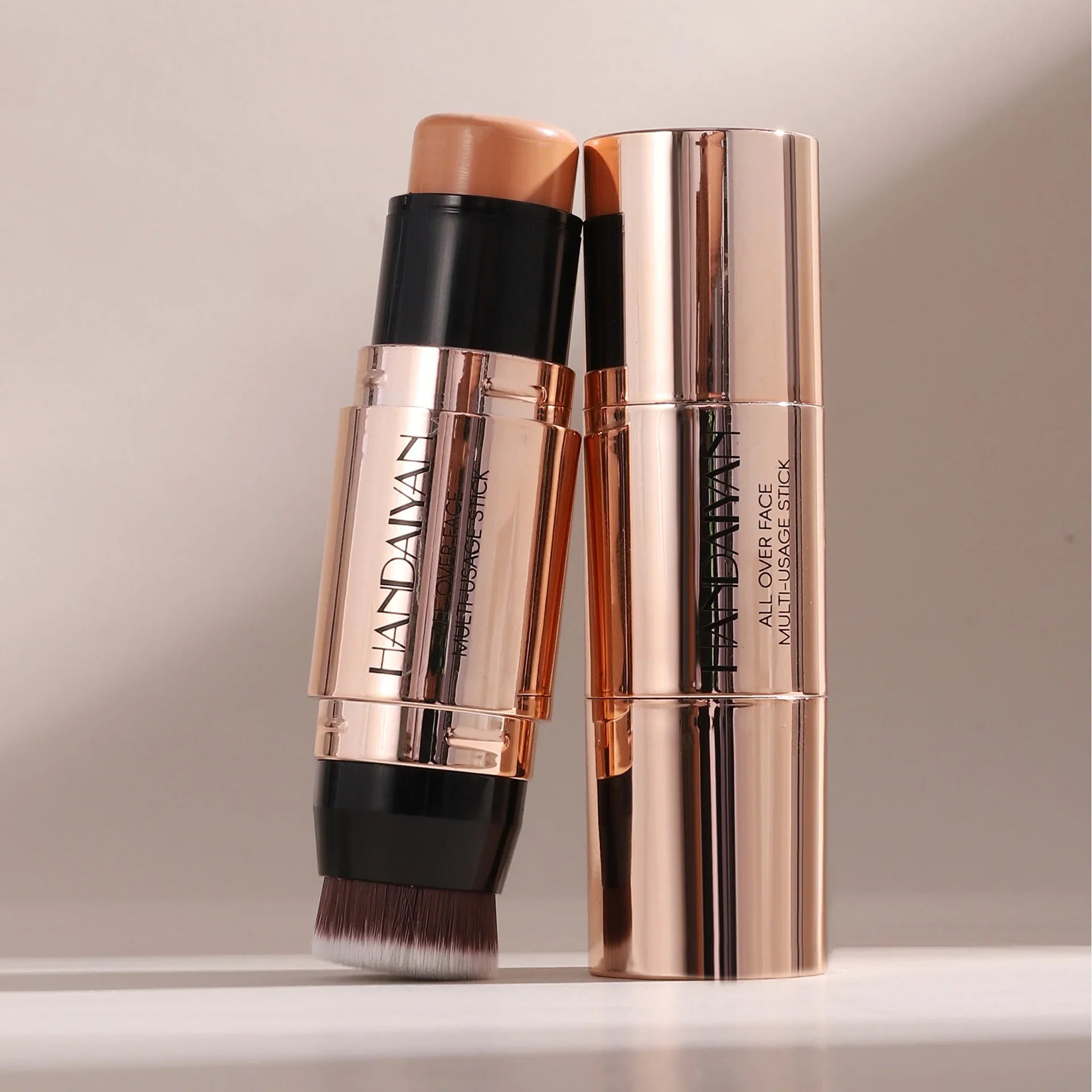 HANDAIYAN Double Head Highlighter Stick Natural Waterproof Silky Smooth Stereoscopic Nose Shadow Concealer Makeup