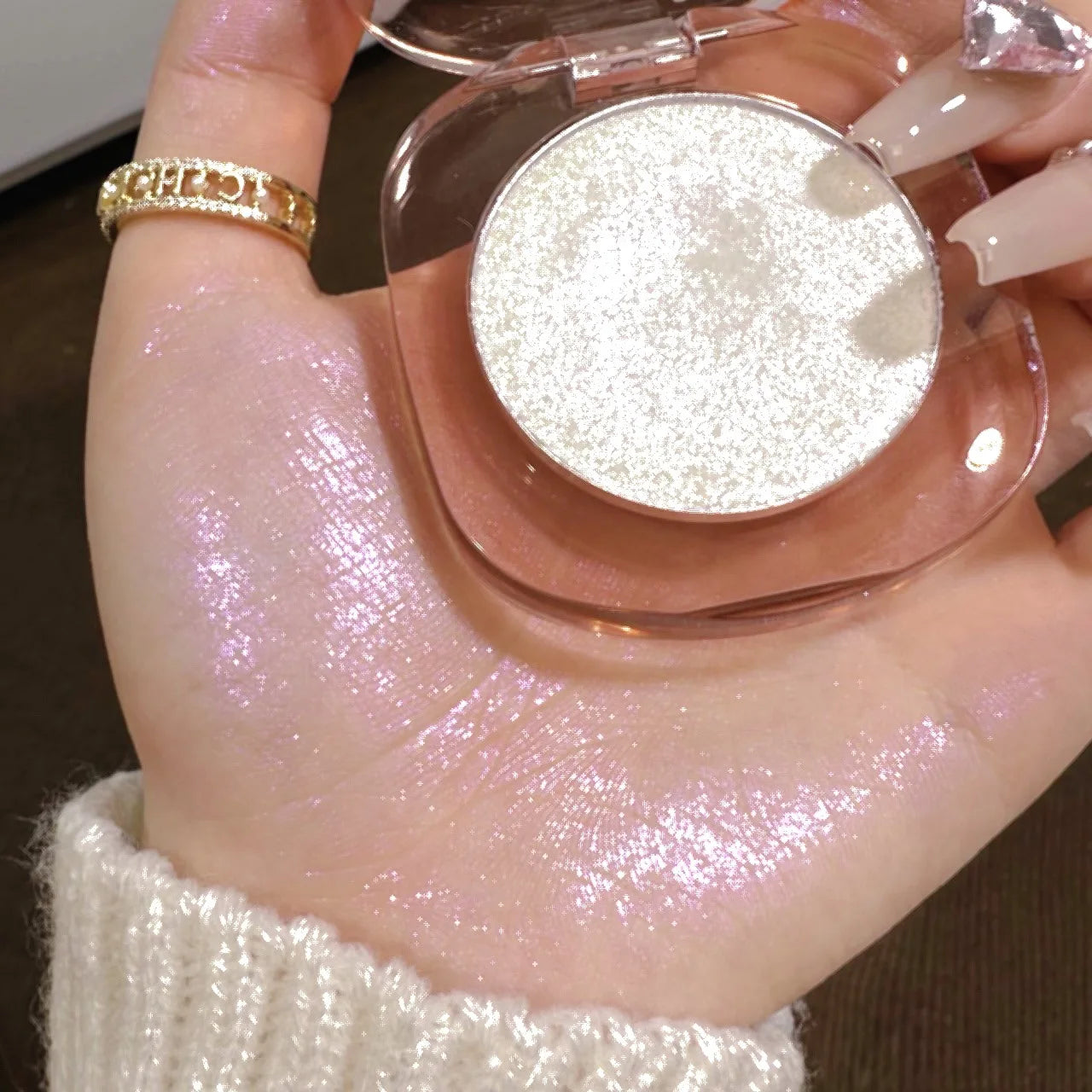 Vientiane Highlighter Powder Palette, with Fine Shimmer and Diamond-like Highlights and Contour Powder,Creamy Mousse Texture