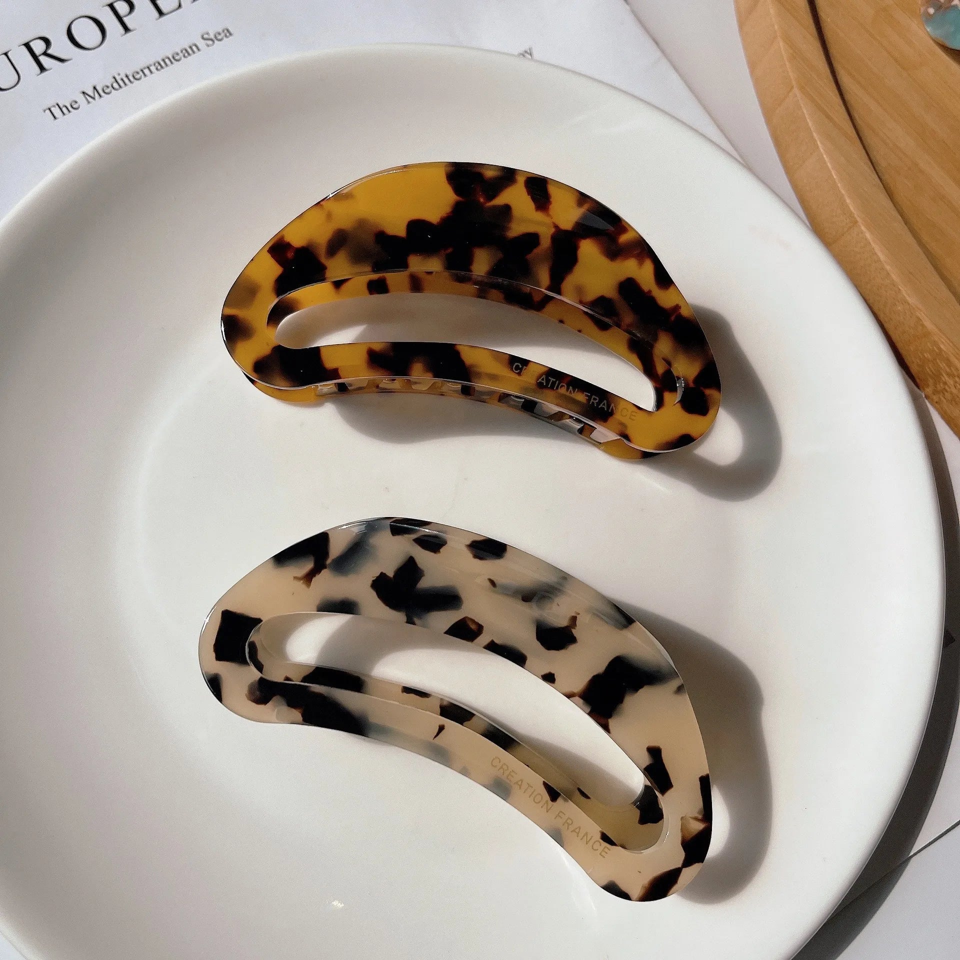 Women Fashion Hair Clip Claws Korean Style Acetate Leopard Print Hair Clips Large Claw Clip for Girl Fashion Accessories Gifts