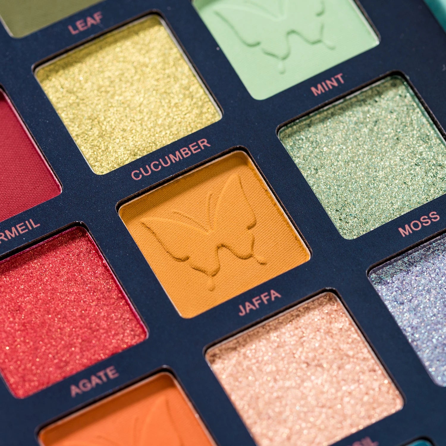 Butterfly 18 Color Eyeshadow Palette, Natural Matte Shimmer Metallic Satin Finish Eyeshadow, Charming Nude Makeup  Tray